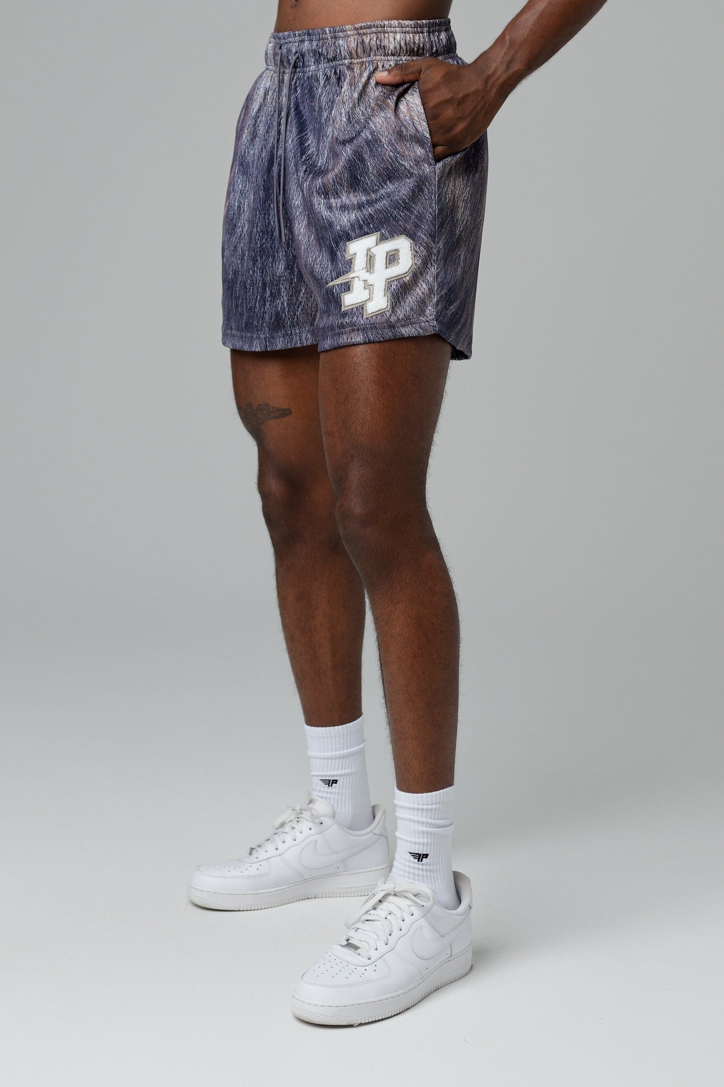 Men's Graphic Mesh Short - Wolf